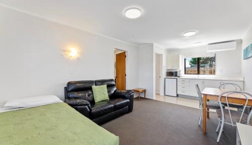 One Bedroom Suite 