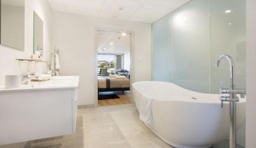Superior Apartment with Hot Tub