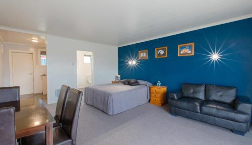 Superior One-Bedroom Apartment