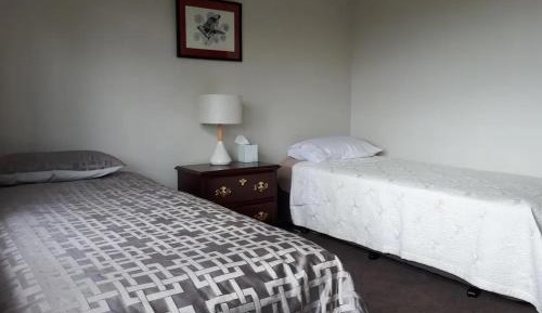 Standard Twin Room with Mountain View