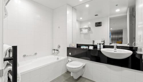 Superior Room with Two Double Beds – Mountain View