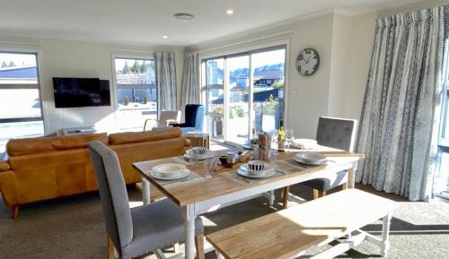 Three-Bedroom Vacation Home 
