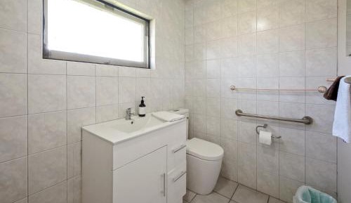 Executive One - Bedroom Apartment with Lake View
