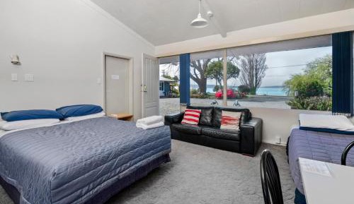 One Bedroom Apartment with Lake View