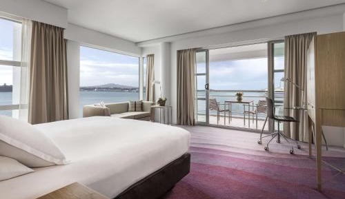 Deluxe King Room with Premium Harbor View