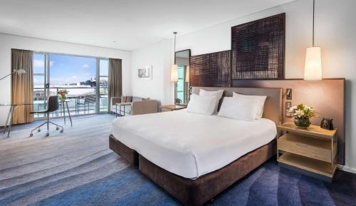 Deluxe King Room with Harbor View