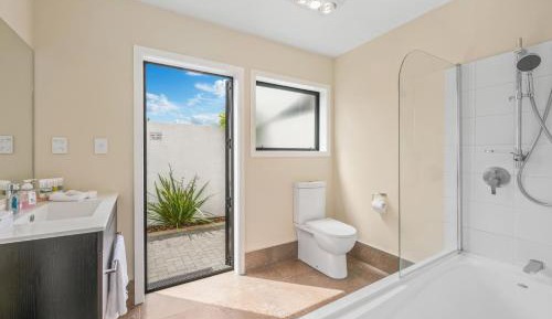 Deluxe King Studio with Spa