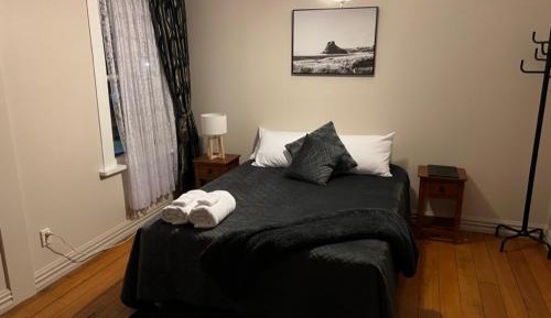 Standard Queen Room
