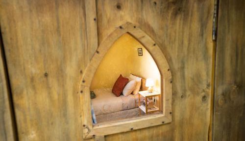 Single Room with Shared Shower and Toilet