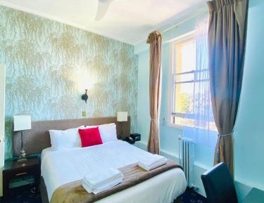 Queen Room with Sea View