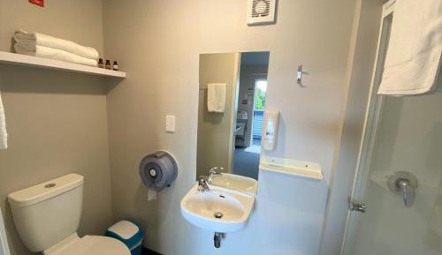 Twin with Private Bathroom (2 Single Beds)