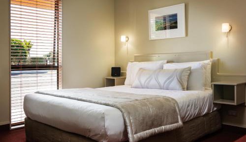 Premier One-Bedroom Apartment