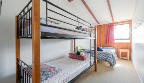 Quadruple Room with Shared Bathroom