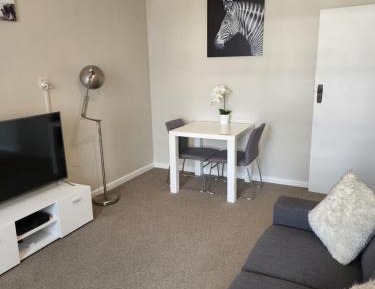 Deluxe Queen Suite