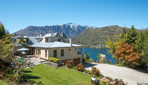 Suite with Lake View