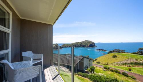 Deluxe One-Bedroom Apartment with Ocean View (9-13 & 28)