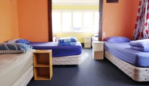 Bed in 6-Bed Female Dormitory Room (price per bed)