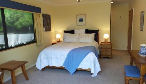 Queen Room with Garden View