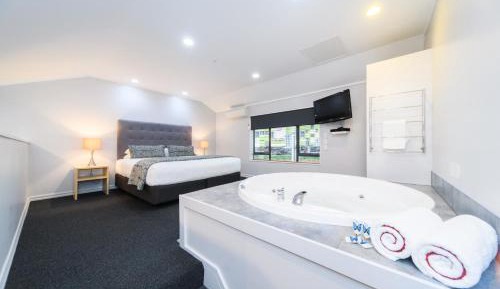Executive Suite with Spa (Adults Only)