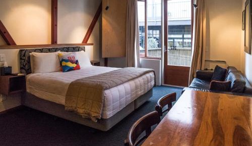 Self Contained King Studio with Ensuite