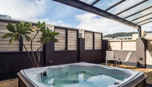 King Studio with Balcony, Spa Pool & Ensuite Bathroom