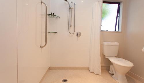 Deluxe Double Room (2 Adults + 1 Child)