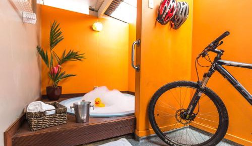 One-Bedroom Apartment with Hot Tub (4 Adults)