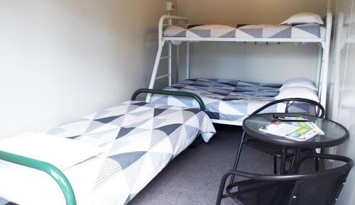  Budget Quadruple Cabin with shared facilities