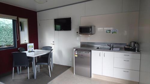 Large Standard Cabin with Shared Bathroom