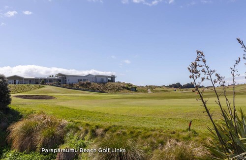 Paraparaumu Cottage | Kereru Cottage Tranquil Setting