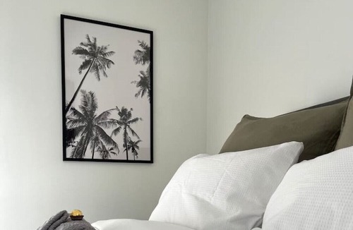 Hamilton House | Free Cleaning & Close to Everything!