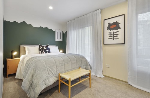 Albany Apartment | Super Chic Apt nr Albany Mall - Carpark