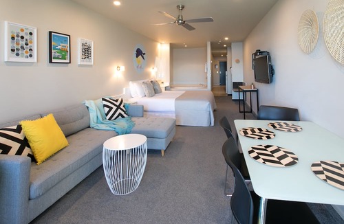 Waipahihi Hotel | Boulevard Waters