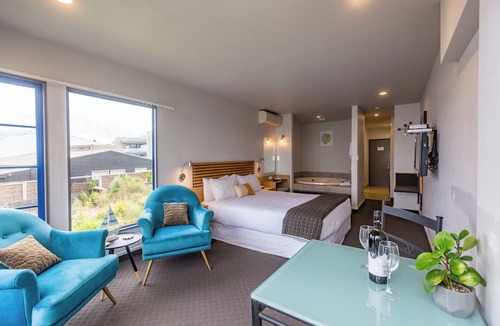 Waipahihi Hotel | Clearwater Motor Lodge