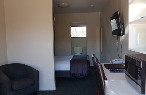 Wellington Hotel | 88 Wallace Court Motel