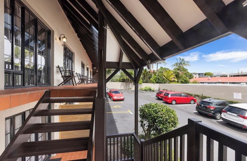 Greenlane - Ellerslie Hotel | Knights Inn