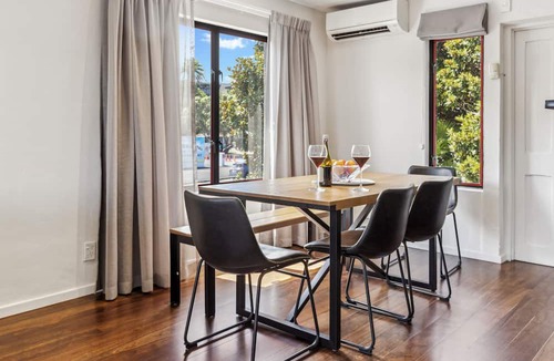 Greenlane - Ellerslie Hotel | Knights Inn