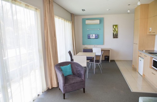 Orewa Hotel | Waves Motel
