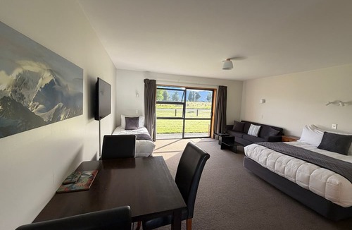 Fox Glacier Hotel | Mt Cook View Motel - Fox Glacier