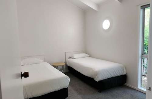 Epsom Hotel | Siesta Motel