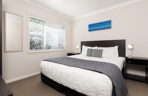 Fitzroy Hotel | Beach Street Motel Apartments