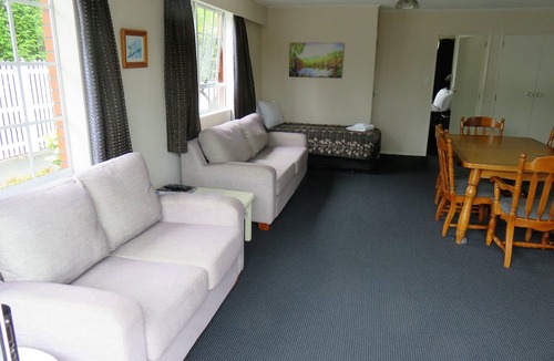 Springlands Hotel | Admirals Motor Lodge