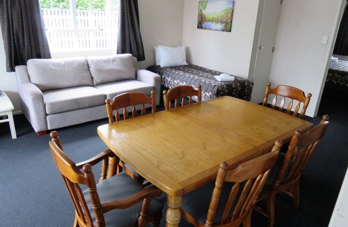 Springlands Hotel | Admirals Motor Lodge