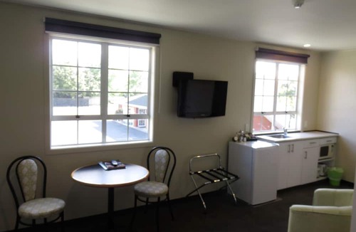 Springlands Hotel | Admirals Motor Lodge