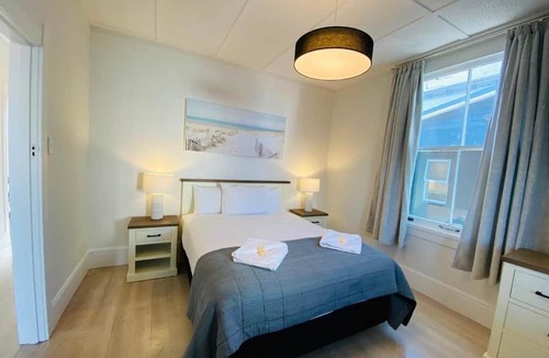 Napier Hotel | Shoreline Motel