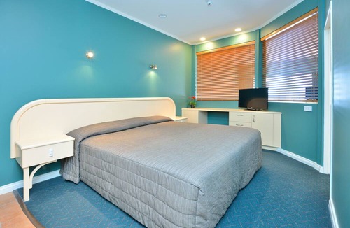 Napier Hotel | Shoreline Motel