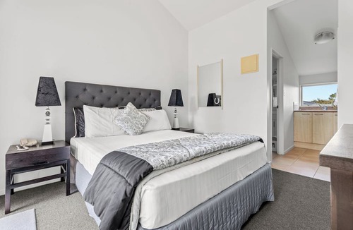 Avondale Hotel | Avondale Motor Inn