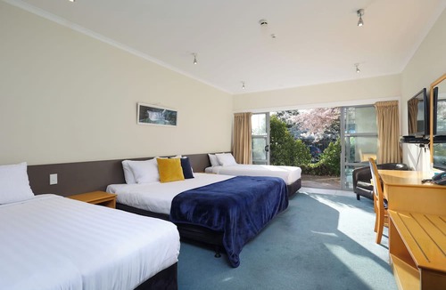 Stoke Hotel | Saxton Lodge