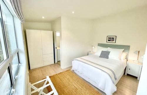 Blackpool House | Sit back and relax in our secluded Sailor’s Cottage.