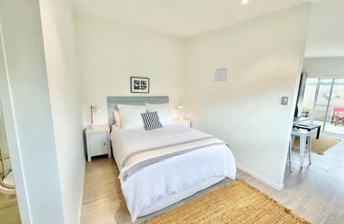 Blackpool House | Sit back and relax in our secluded Sailor’s Cottage.